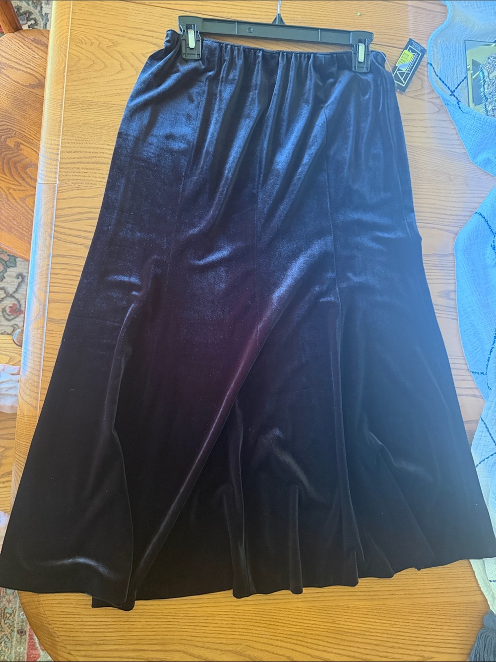 Alex Evenings Black Velvet Maxi Skirt - Picture 2 of 4